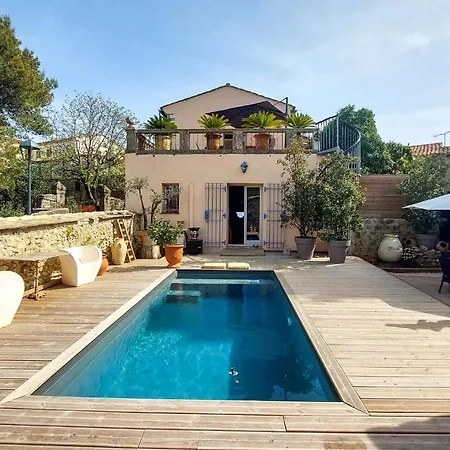 Amazing In Les Montpellie Feriehus *