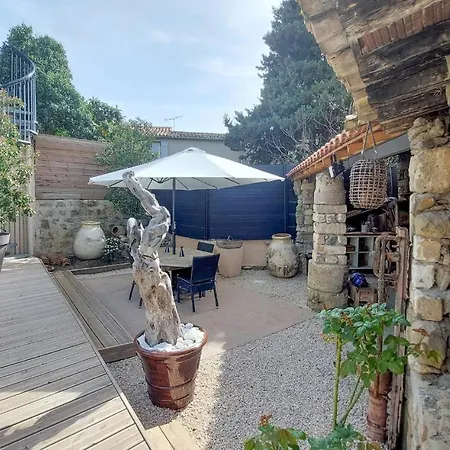 3 Bedroom Stunning In Les Montpellie Holiday home Murviel-les-Montpellier