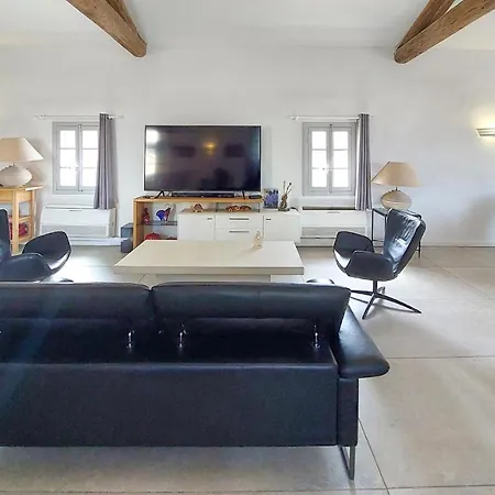 3 Bedroom Stunning In Les Montpellie Holiday home Murviel-les-Montpellier