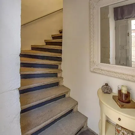 Amazing In Les Montpellie Feriehus *
